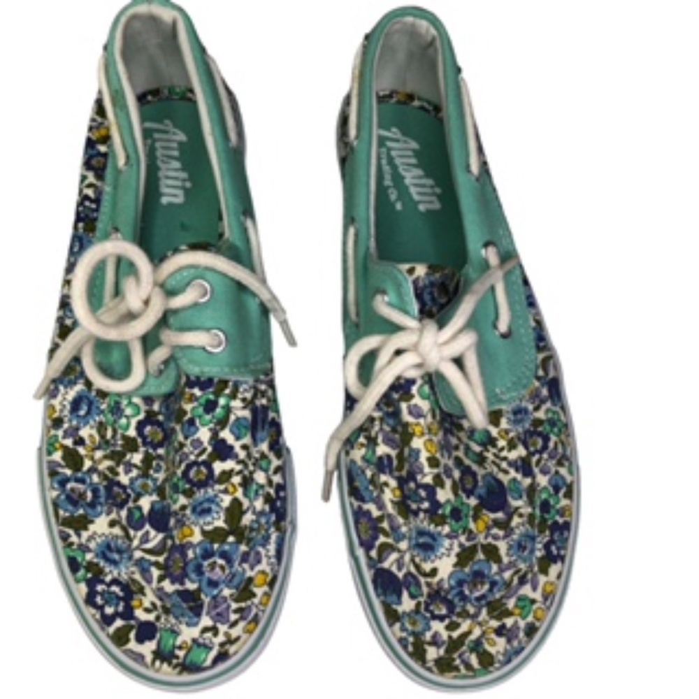 NWOT Austin Trading Co Floral Pattern Sneakers Size 6 - Picture 2 of 6